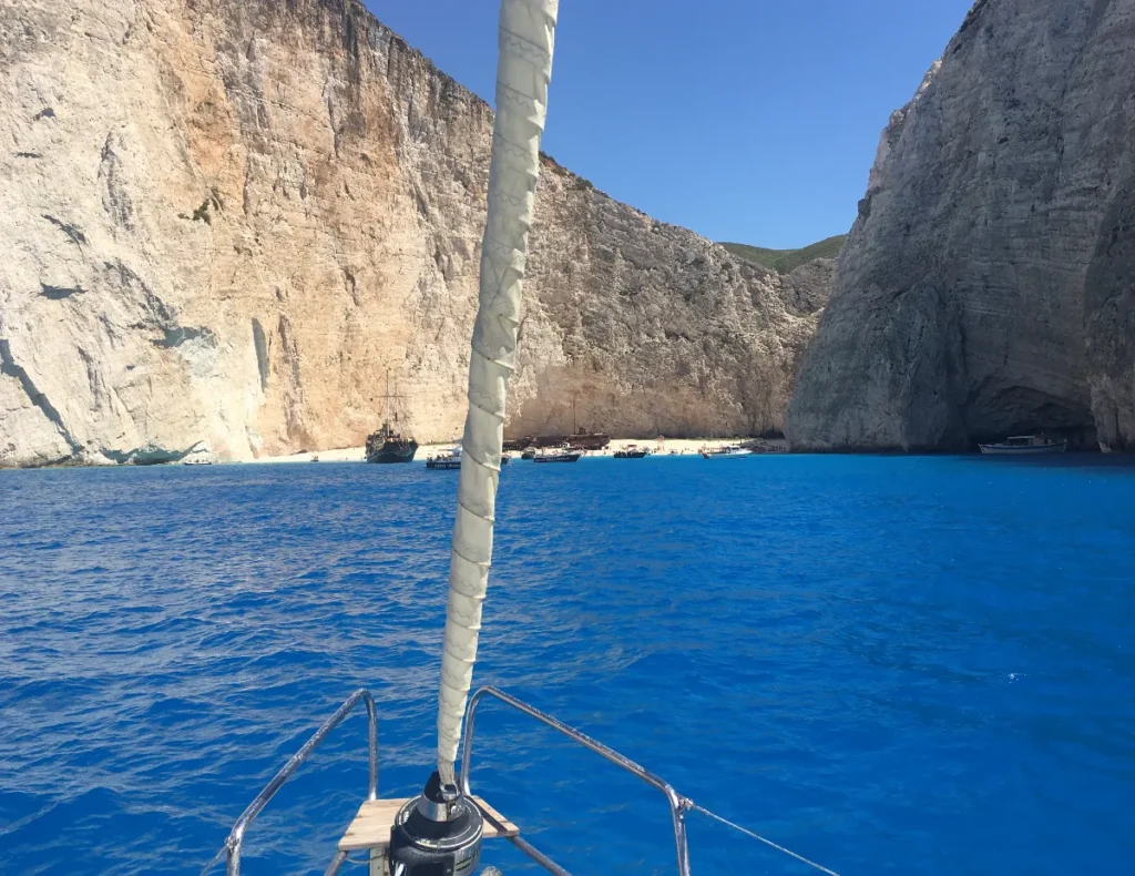IMBARCO ALLA CABINA O BARCA IN ESCLUSIVA A GONFIE VELE Vacanze in - A GONFIE VELE - Vacanze in barca a vela