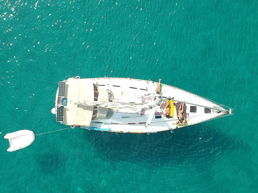 IMBARCO ALLA CABINA O BARCA IN ESCLUSIVA A GONFIE VELE Vacanze in 4 - A GONFIE VELE - Vacanze in barca a vela