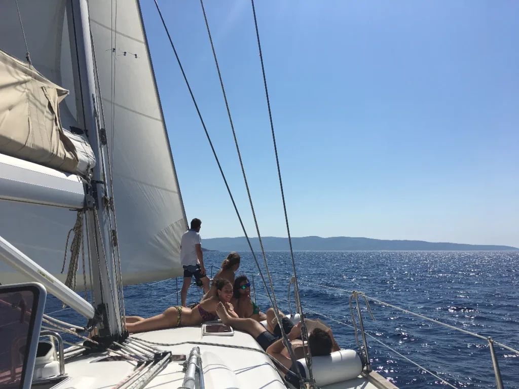 LE VOSTRE 5 DOMANDE PIU FREQUENTI A GONFIE VELE Vacanze in barca a - A GONFIE VELE - Vacanze in barca a vela