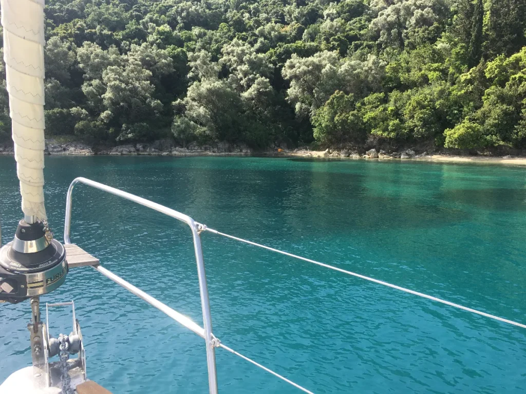 LE VOSTRE 5 DOMANDE PIU FREQUENTI A GONFIE VELE Vacanze in barca a 3 - A GONFIE VELE - Vacanze in barca a vela