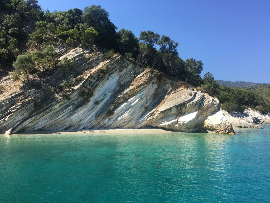 PERCHE SCEGLIERE LA GRECIA IONICA PER UNA VACANZA IN BARCA A VELA A 2 - A GONFIE VELE - Vacanze in barca a vela