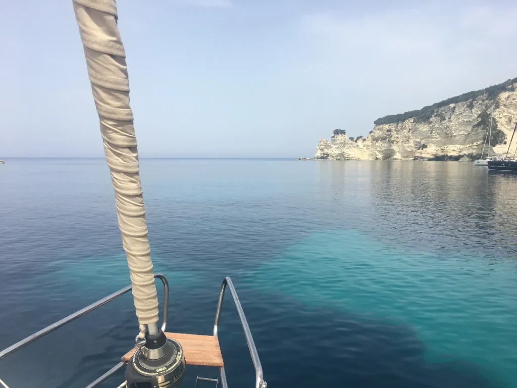 PERCHE SCEGLIERE LA GRECIA IONICA PER UNA VACANZA IN BARCA A VELA A 4 - A GONFIE VELE - Vacanze in barca a vela