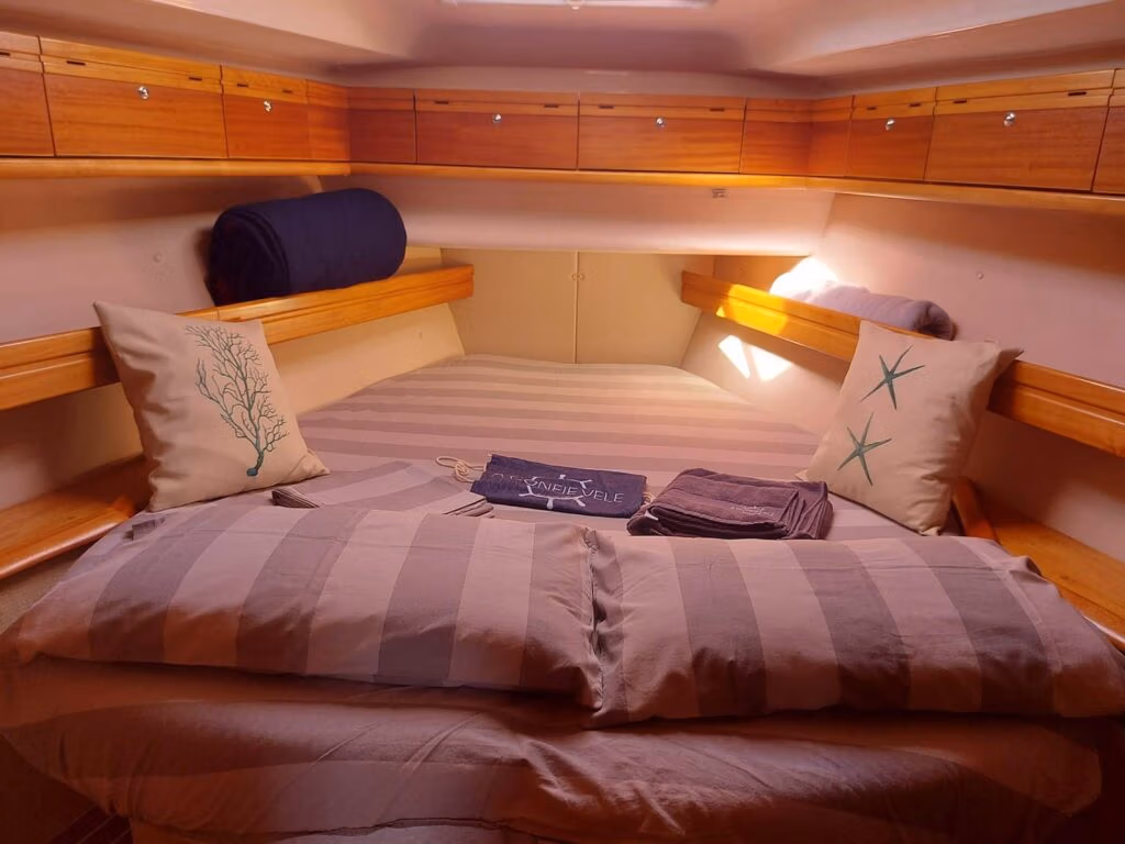 interni della barca a gonfie vele646 - A GONFIE VELE - Vacanze in barca a vela