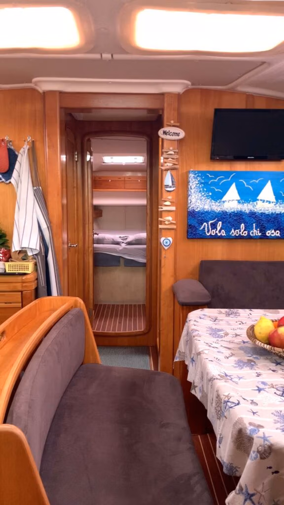 interni della barca a gonfie vele647 - A GONFIE VELE - Vacanze in barca a vela