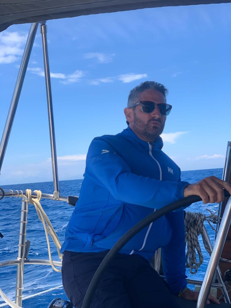 Omar skipper italiano in Grecia - A Gonfie Vele