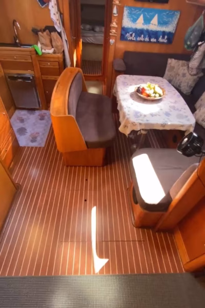 interni-della-barca-a-gonfie-vele660