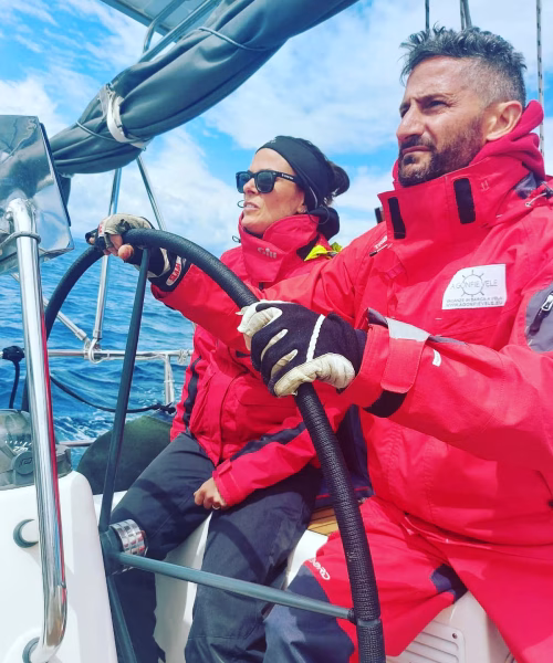 omar-enrica-a-gonfie-vele463