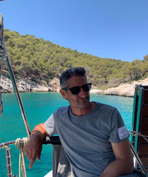 omar-enrica-a-gonfie-vele487